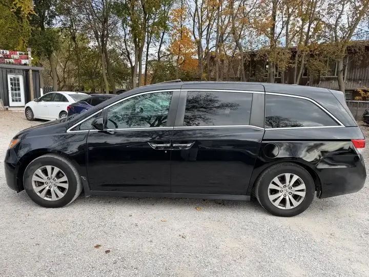 Honda Odyssey 2016 photo 2