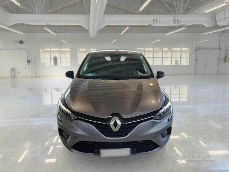Renault Clio 2023 photo 2