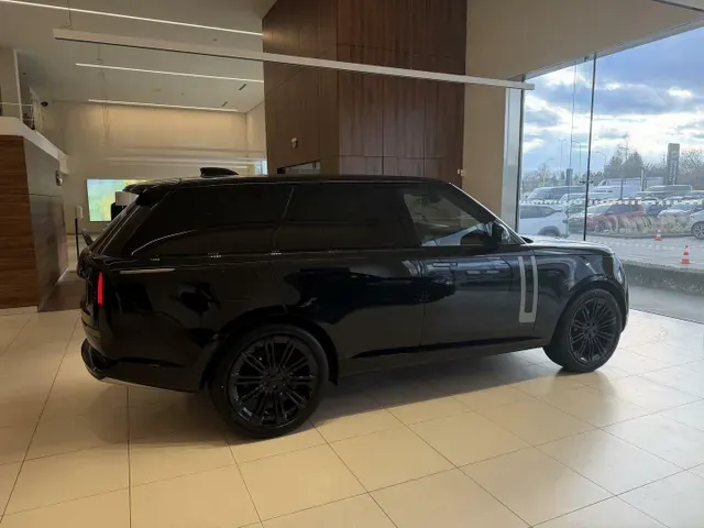 Land Rover Range Rover 2026 photo 3