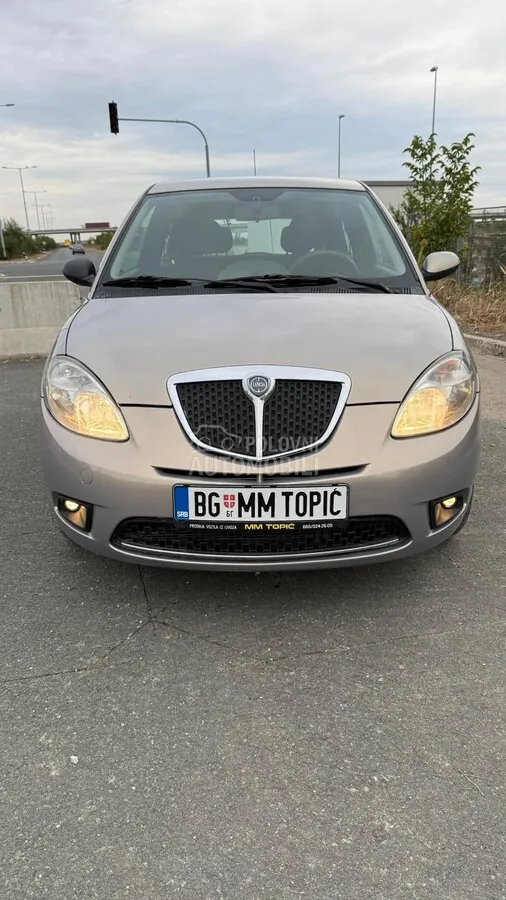 Lancia Ypsilon