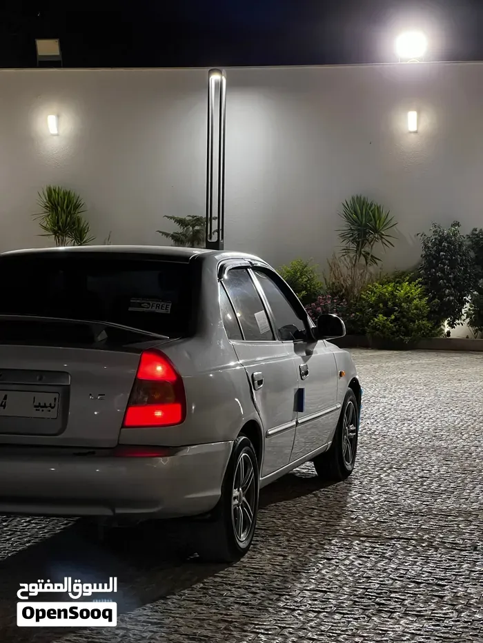 Hyundai Verna 2005 photo 3