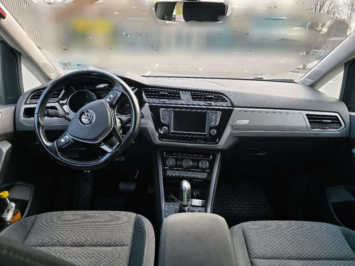 Volkswagen Touran 2017 photo 3