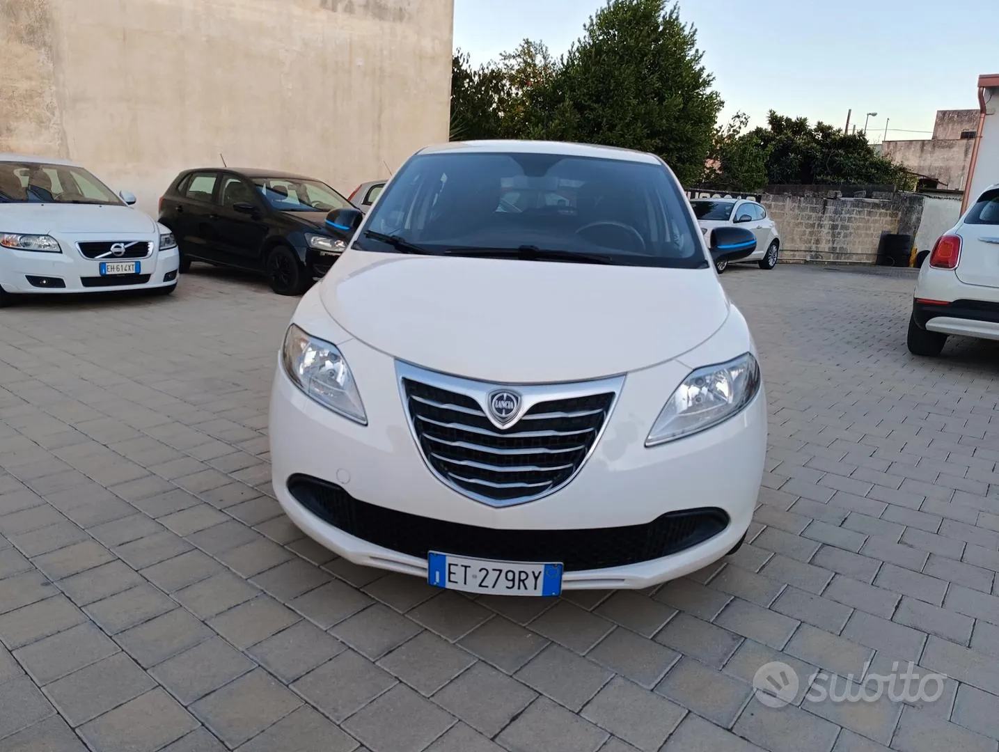 Lancia Ypsilon 2014 photo 2
