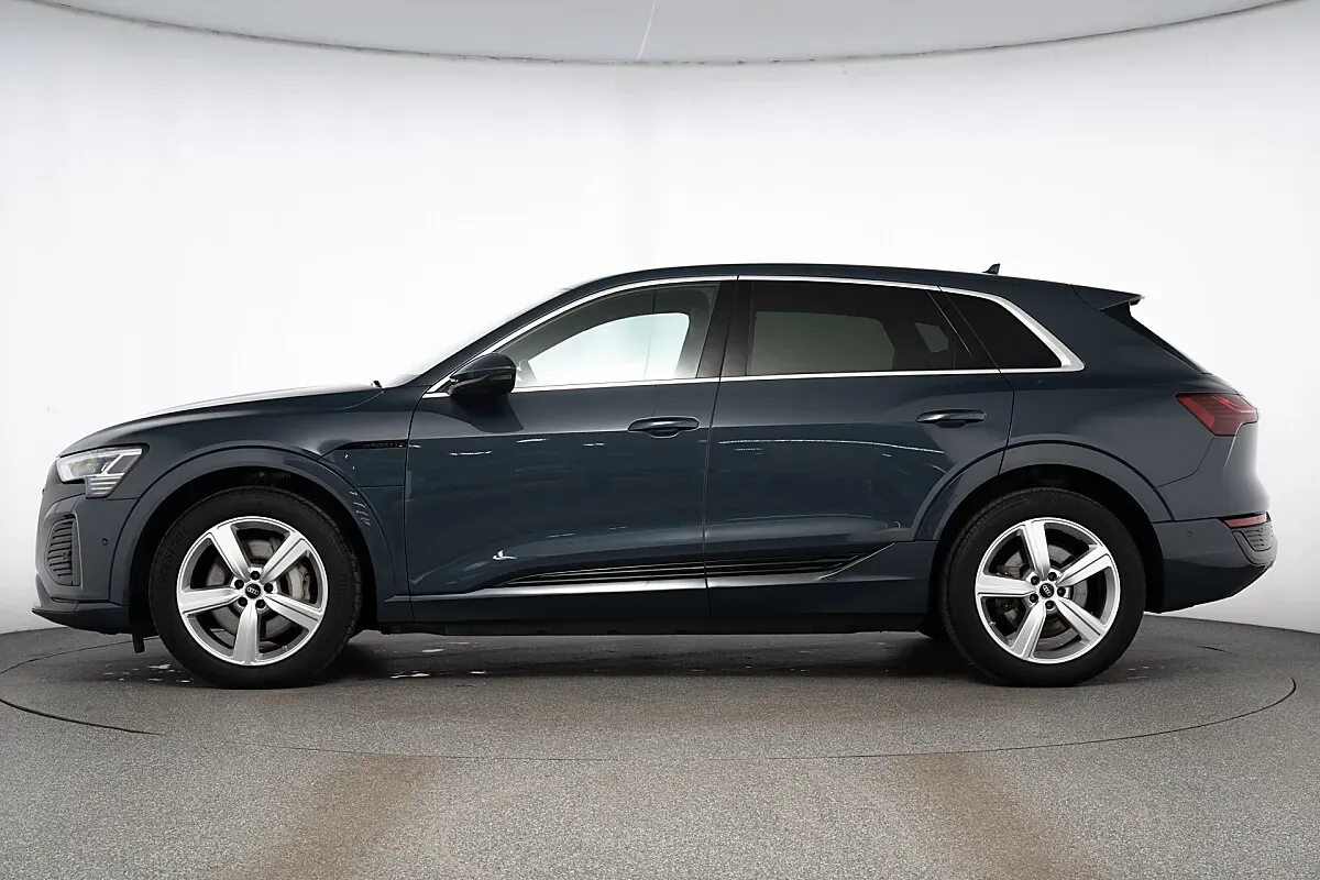 Audi Q8 2024 photo 2