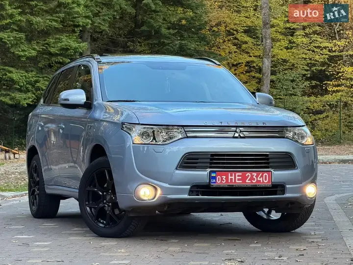 Mitsubishi Outlander 2013 photo 3