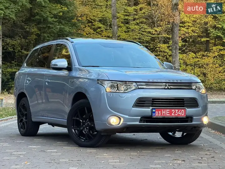 Mitsubishi Outlander 2013 photo 2