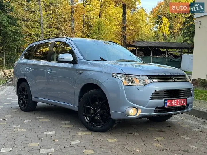 Mitsubishi Outlander 2013 photo 4