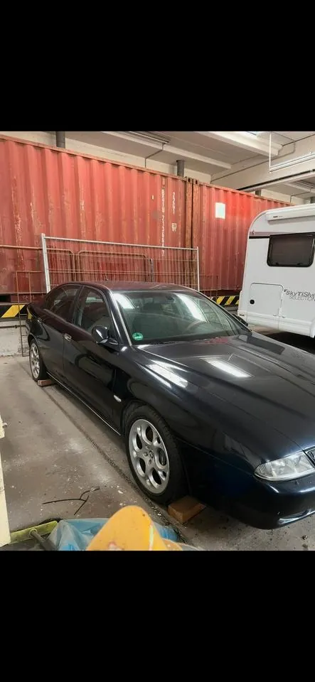 Alfa Romeo 166