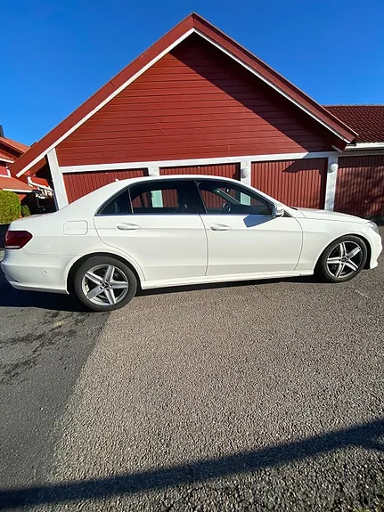 Mercedes-Benz E220 D 2013 photo 4