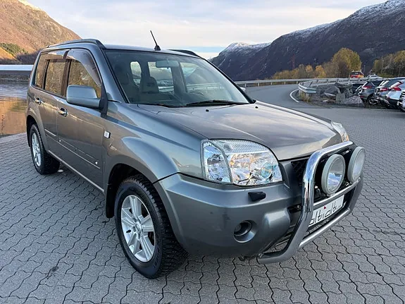 Nissan X-Trail 2006 photo 2