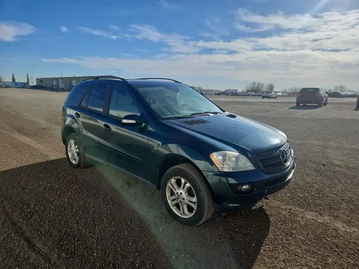 Mercedes-Benz M-Class 2006 photo 2