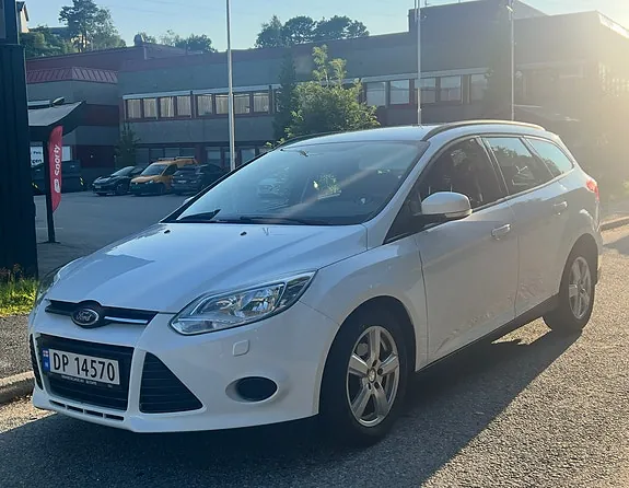 Ford Focus 2012 photo 2