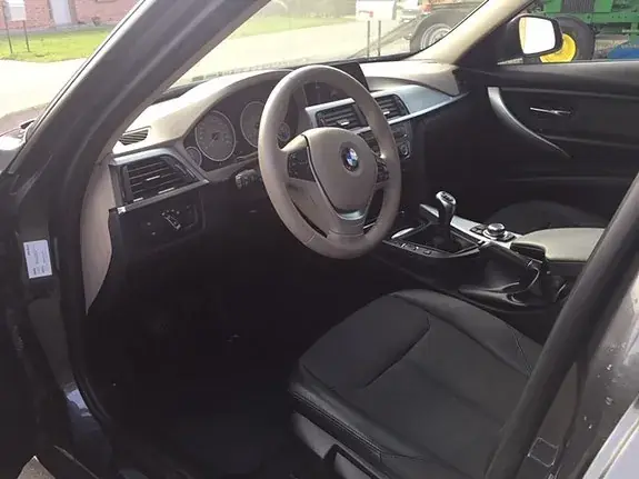 BMW 320D 2012 photo 3