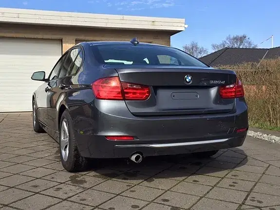 BMW 320D 2012 photo 2