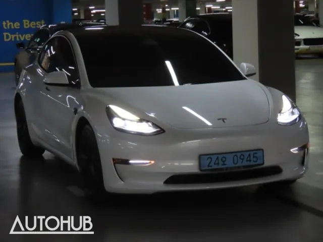 Tesla Model 3 2022 photo 2