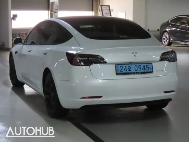 Tesla Model 3 2022 photo 4