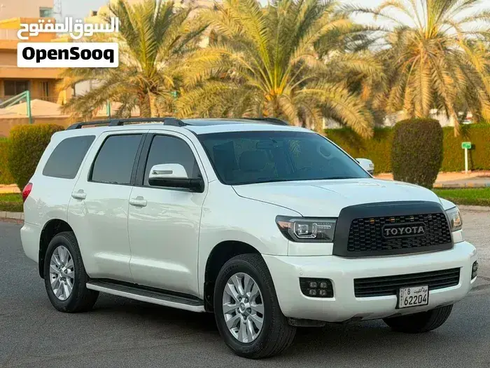 Toyota Sequoia 2012 photo 3