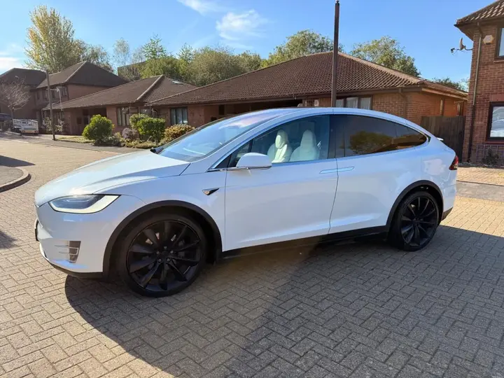 Tesla Model X 2018 photo 4