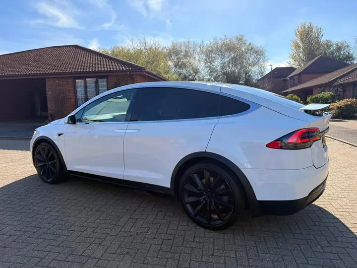 Tesla Model X 2018 photo 5
