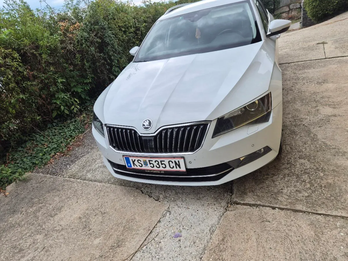 Skoda Superb 2017 photo 2
