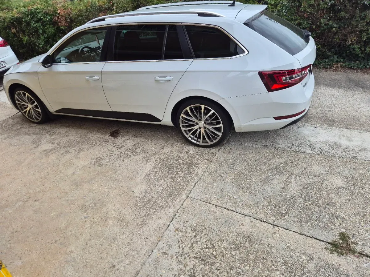 Skoda Superb 2017 photo 3