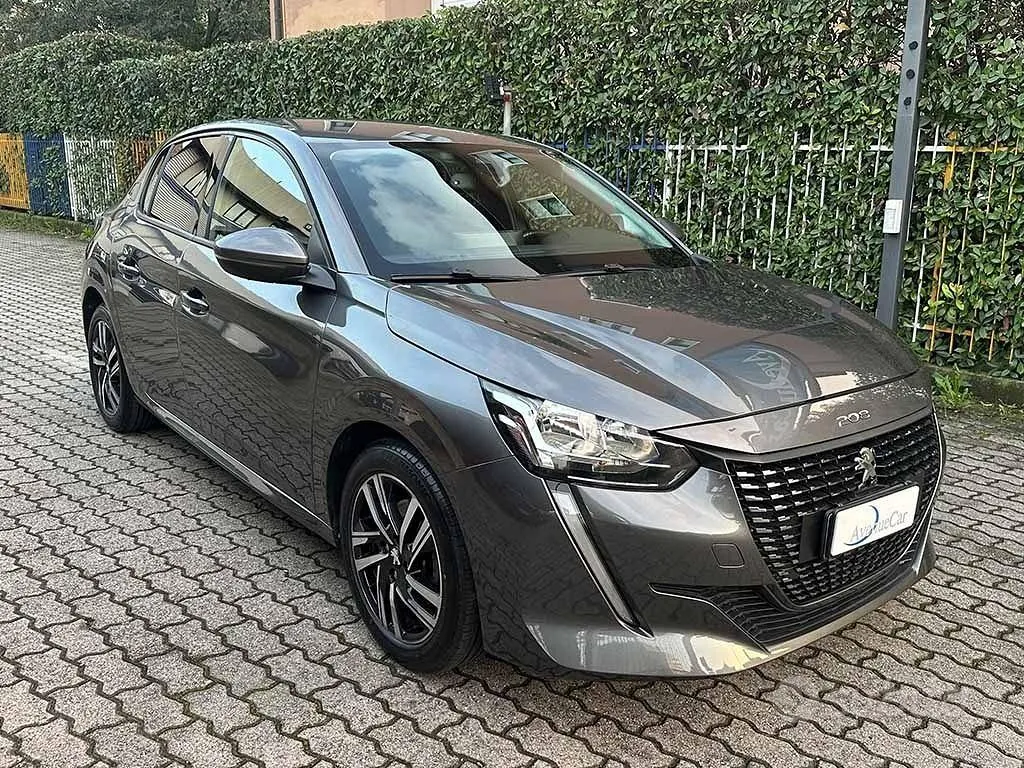 Peugeot 208 2020 photo 3