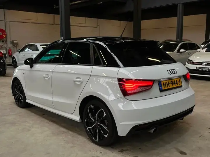 Audi A1 2015 photo 3