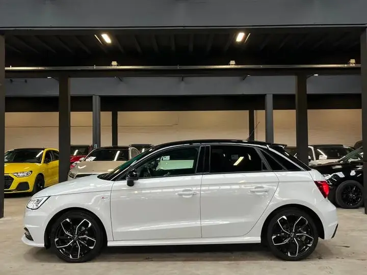 Audi A1 2015 photo 2