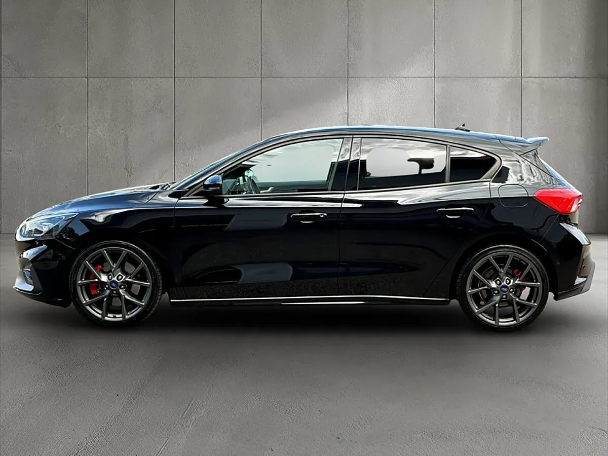 Ford Focus 2022 photo 3
