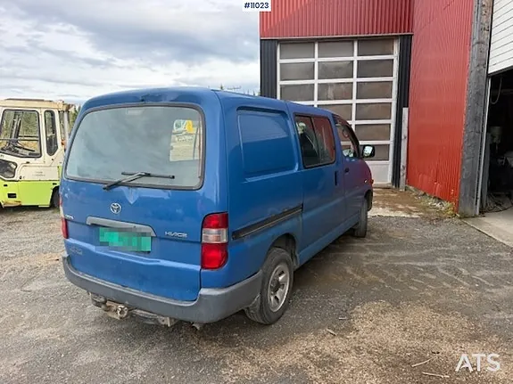 Toyota Hiace 2006 photo 2