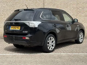 Mitsubishi Outlander 2013 photo 2