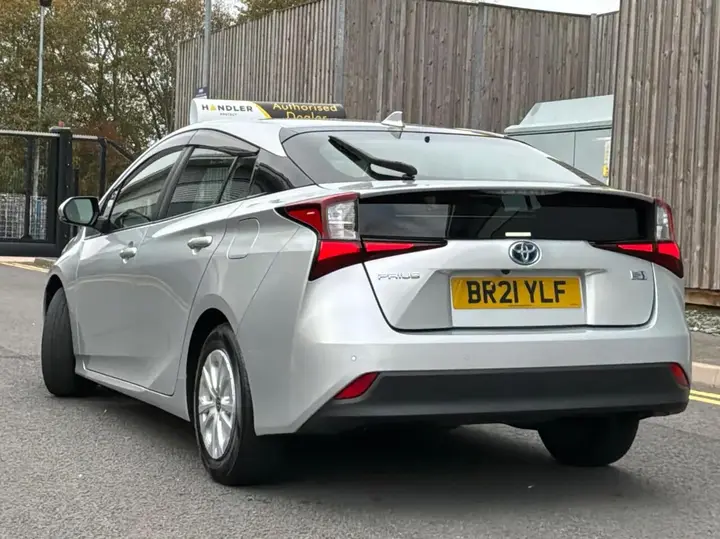 Toyota Prius 2021 photo 4