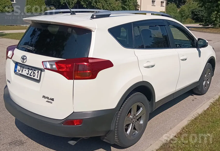 Toyota Rav4 2015 photo 4