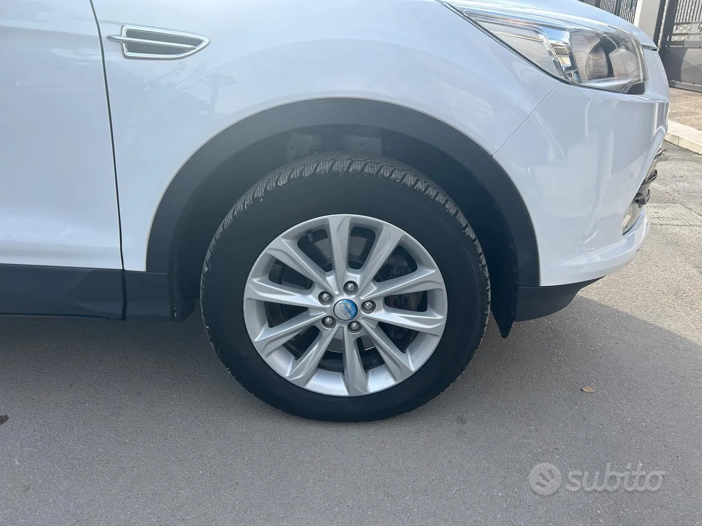 Ford Kuga 2015 photo 4