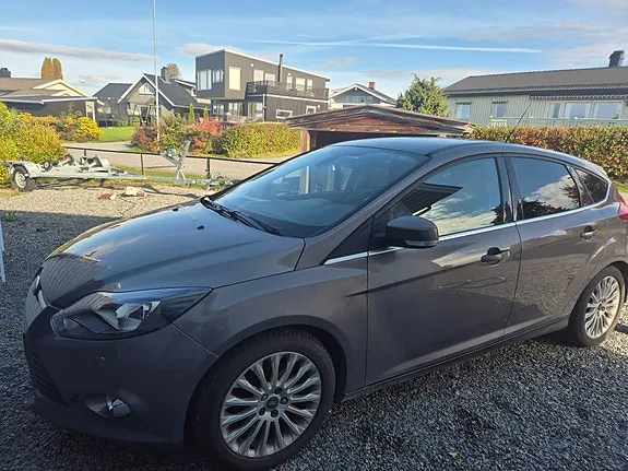 Ford Focus 2011 photo 2