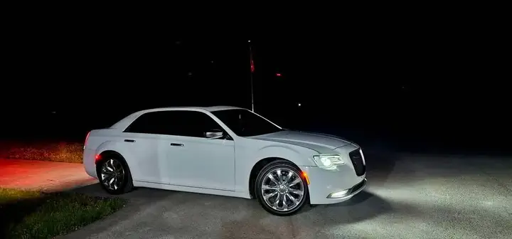 Chrysler 300C 2015 photo 3