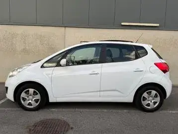 Kia Venga 2011 photo 3