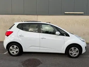 Kia Venga 2011 photo 4
