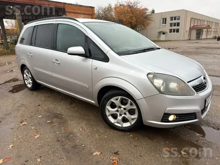 Opel Zafira 2005 photo 2