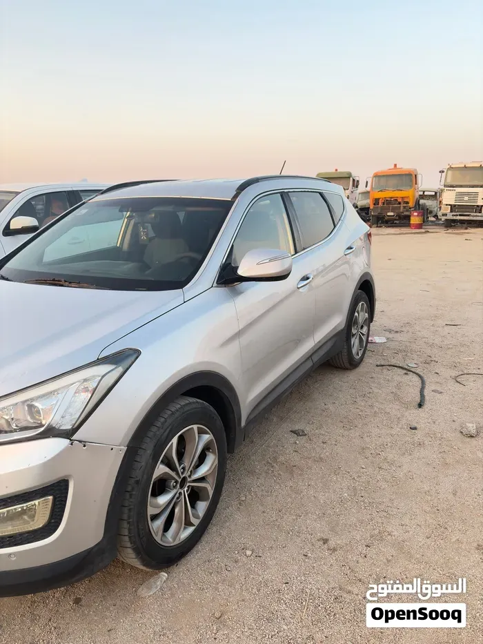 Hyundai Santa Fe 2014 photo 2