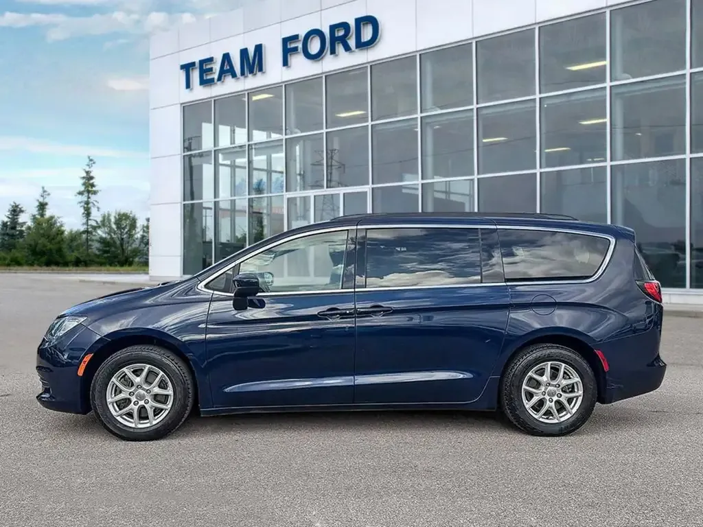 Chrysler Pacifica 2017 photo 3