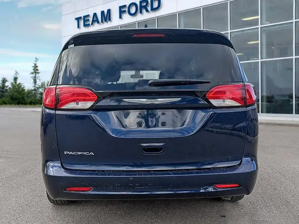 Chrysler Pacifica 2017 photo 5