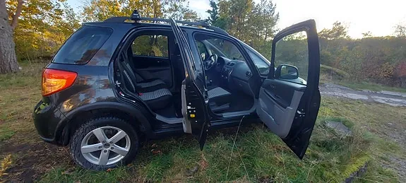 Suzuki Sx4 2011 photo 4