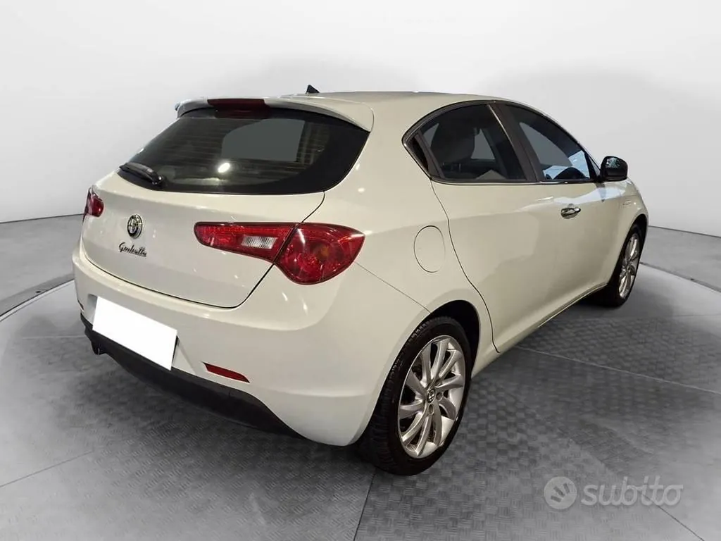 Alfa Romeo Giulietta 2016 photo 4