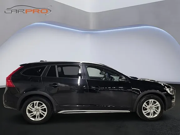 Volvo V60 Cross Country 2018 photo 5