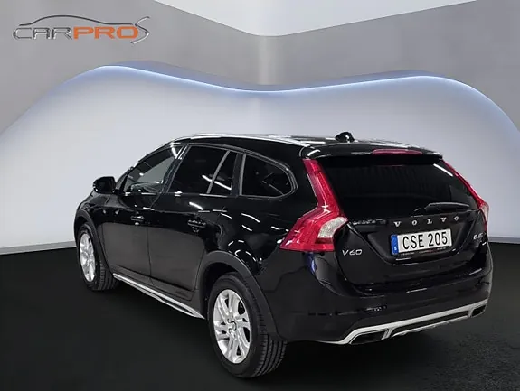 Volvo V60 Cross Country 2018 photo 3