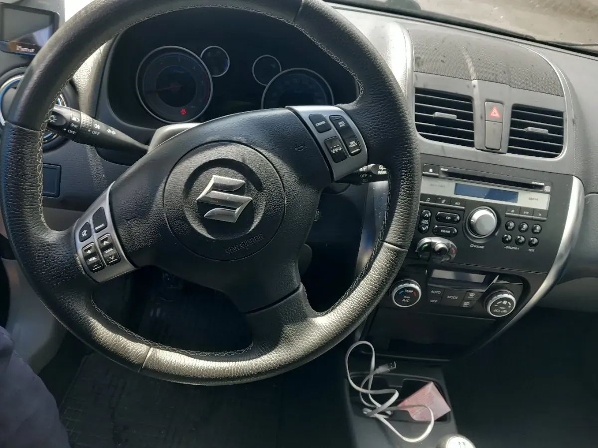 Suzuki Sx4 2011 photo 2