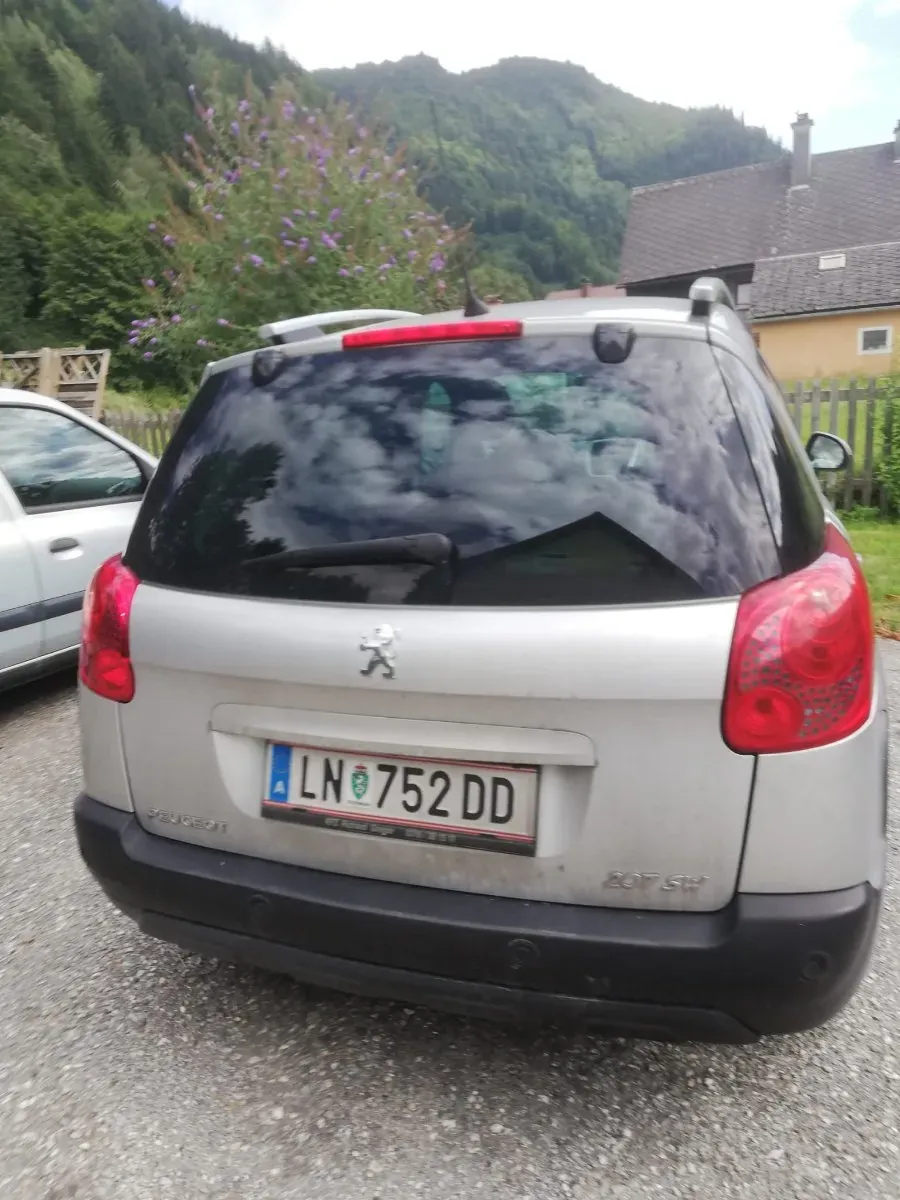 Peugeot 207 2008 photo 3