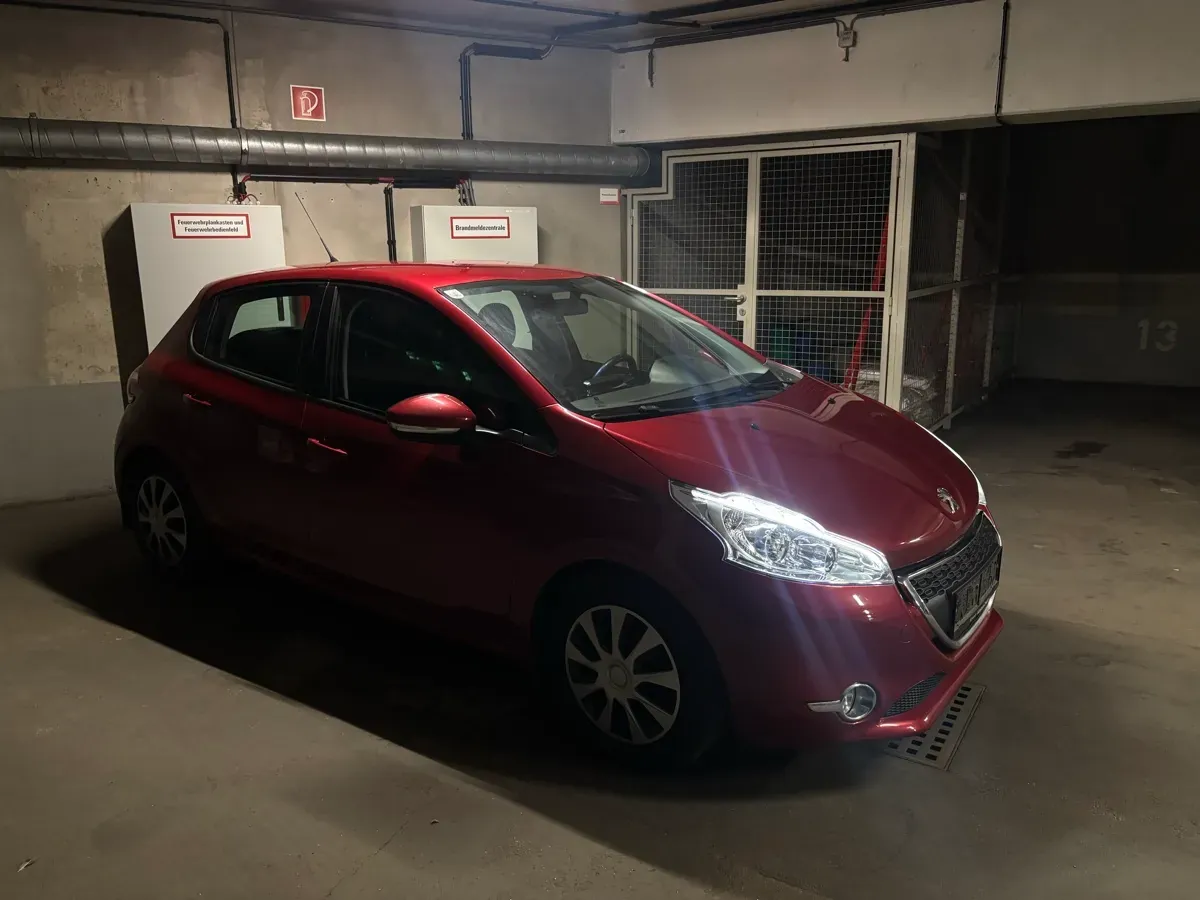 Peugeot 208