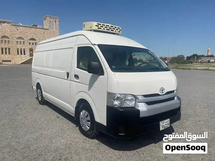 Toyota Hiace 2021 photo 2
